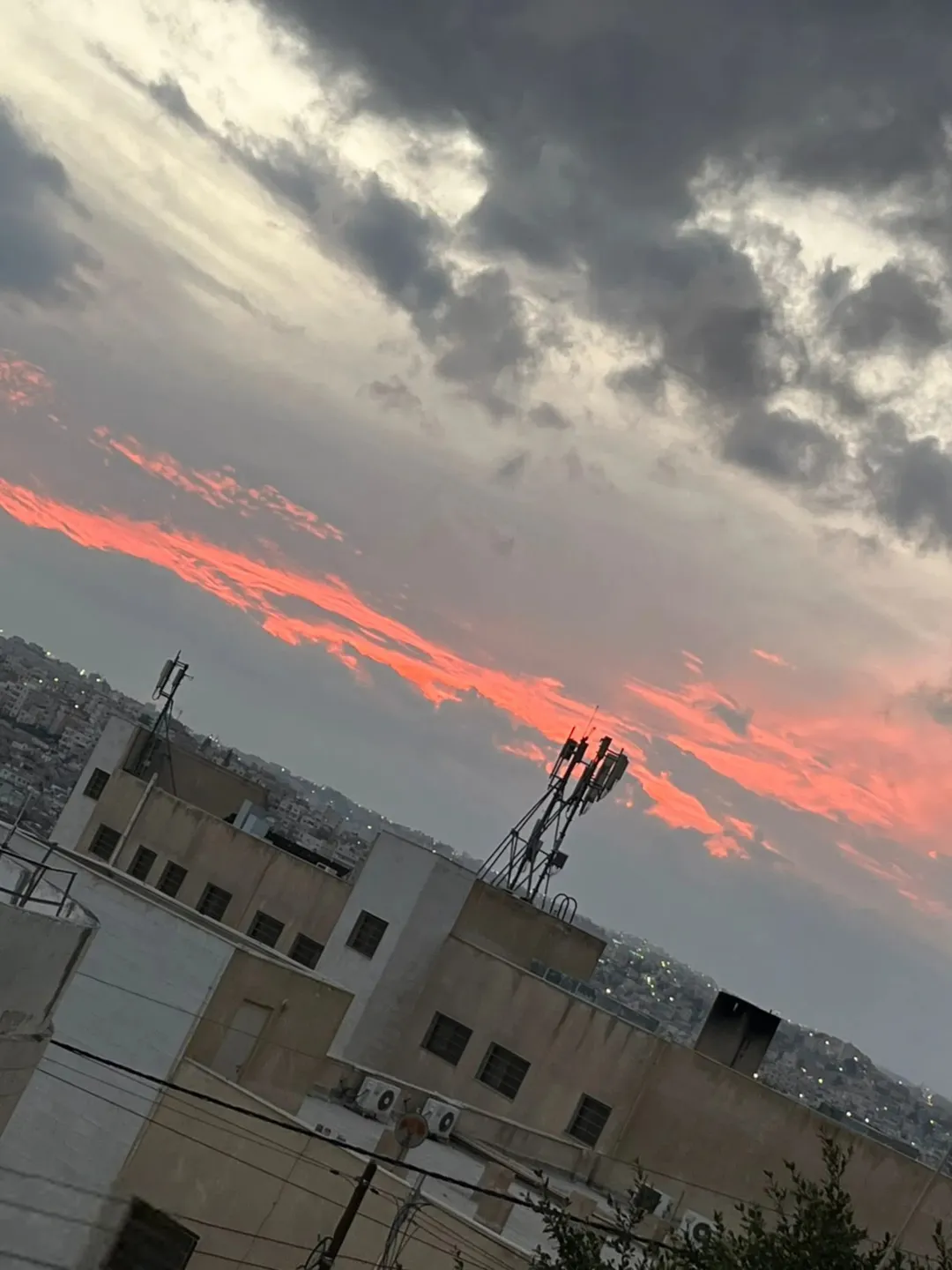 شقة روف للبيع في عمان – خربة السوق