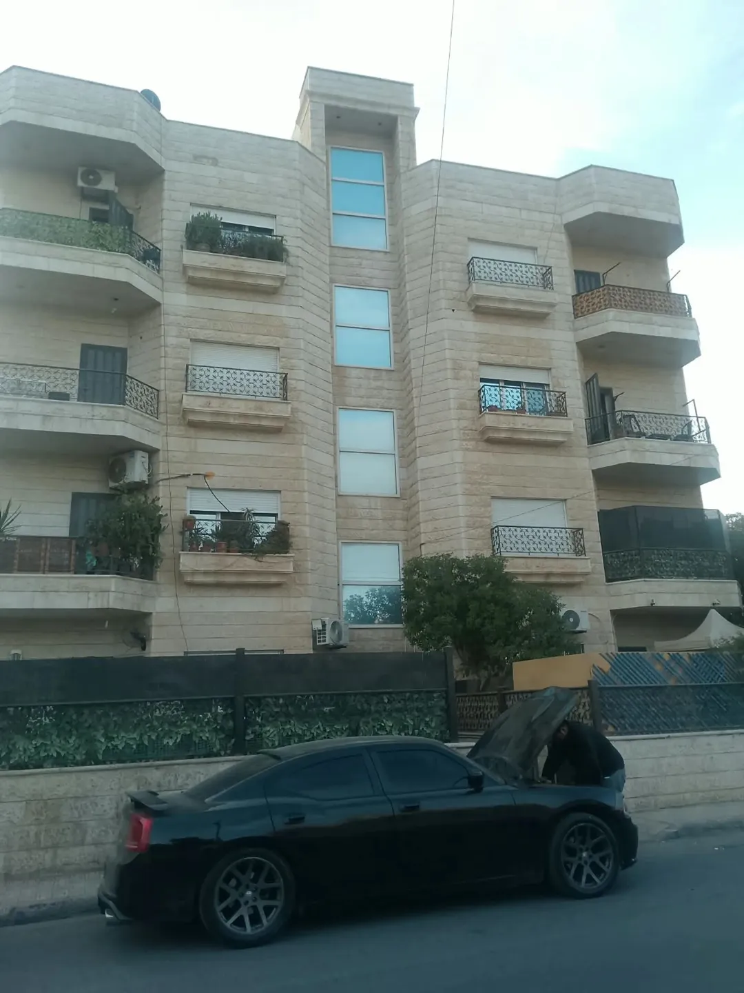 عمارة مؤجرة للبيع — صورة 2