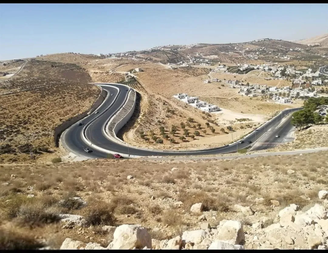قطعة أرض مستقلة مباشرة إطلالة بانورامية خلابة في قوشان