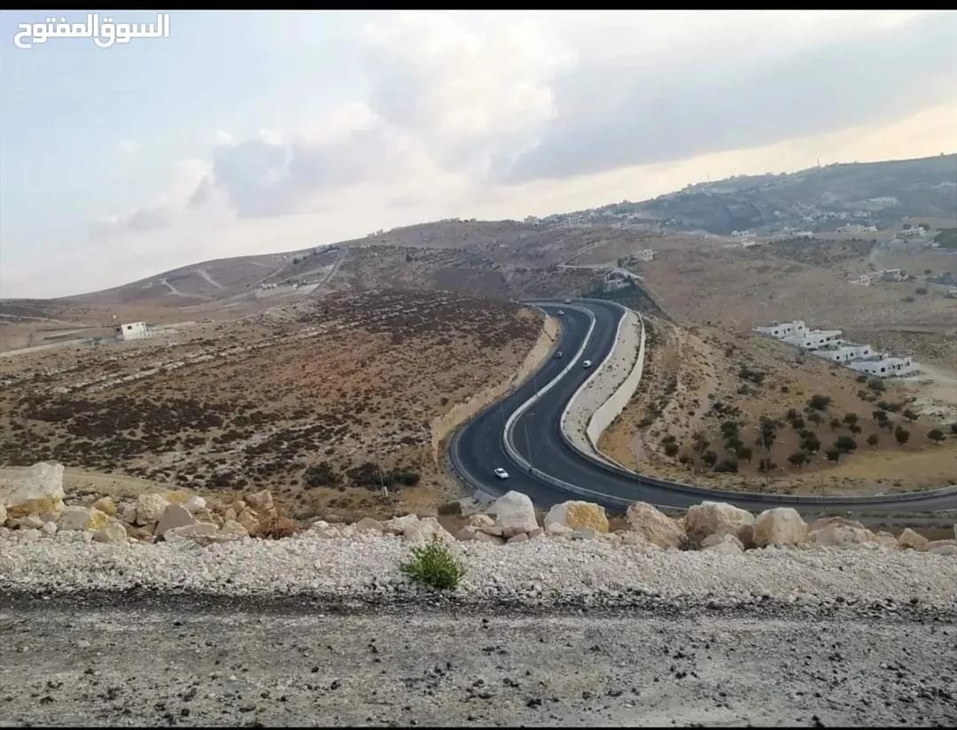 قطعة أرض مستقلة مباشرة إطلالة بانورامية خلابة في قوشان