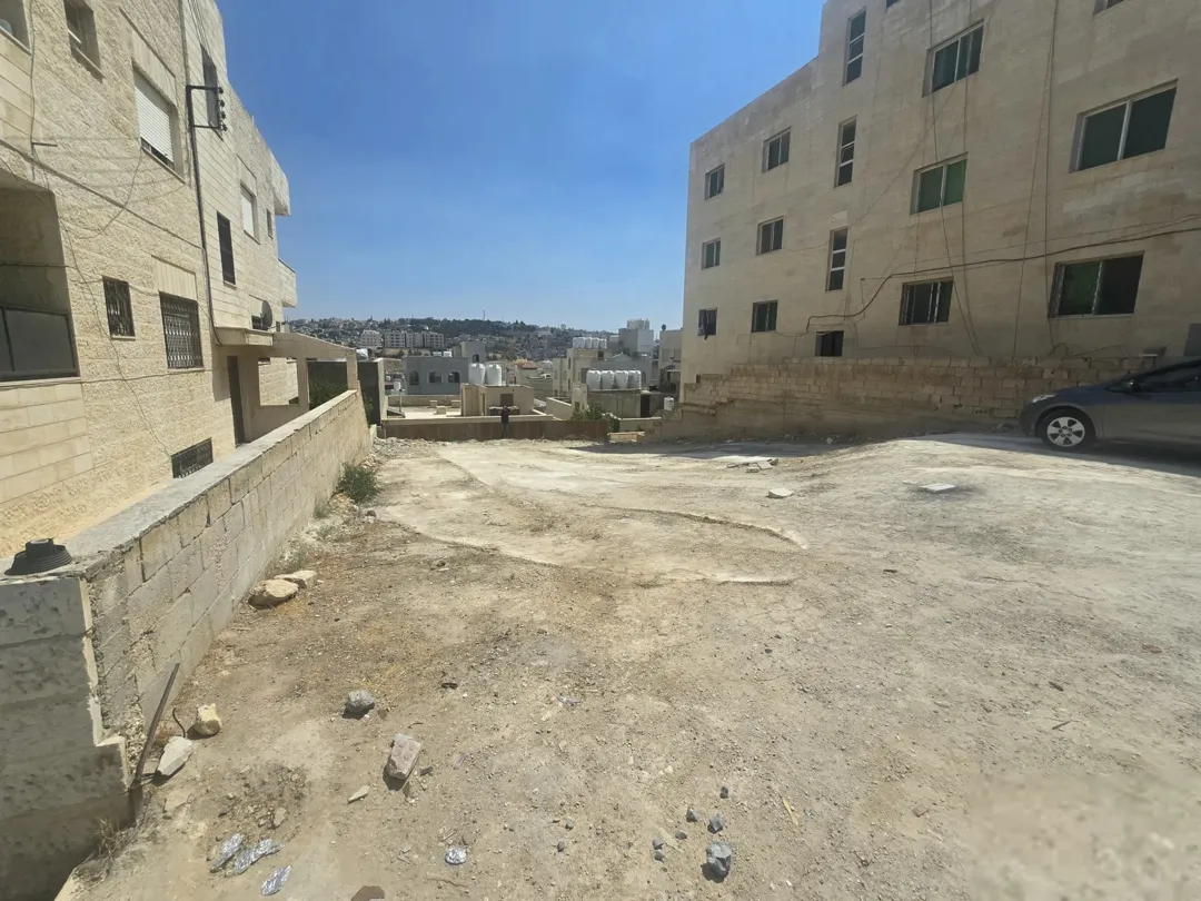 أرض سكنية مميزة للبيع في أبو نصير