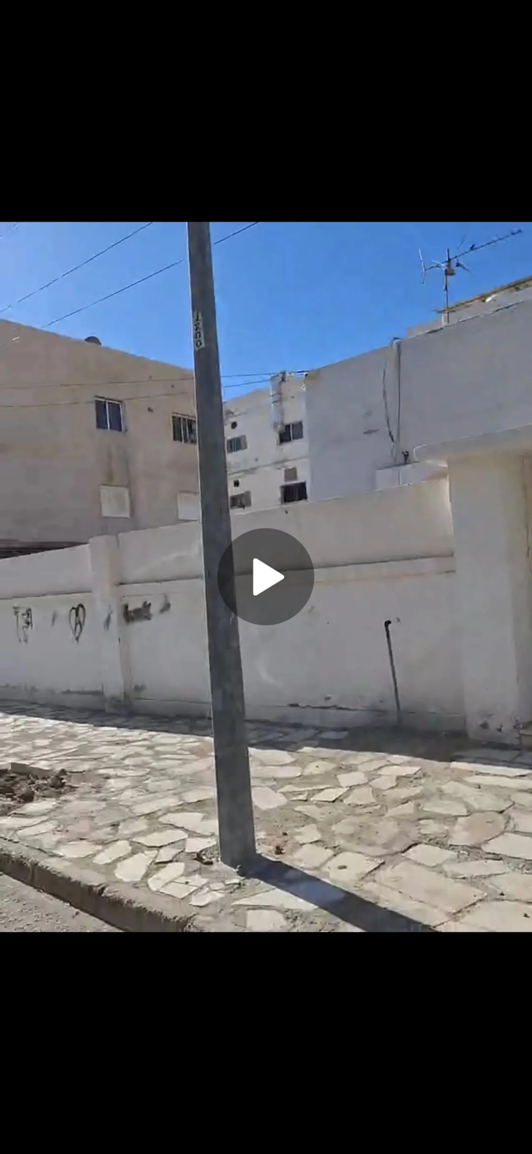 منزل مميز على زاوية في موقع استراتيجي بالسكنية 3