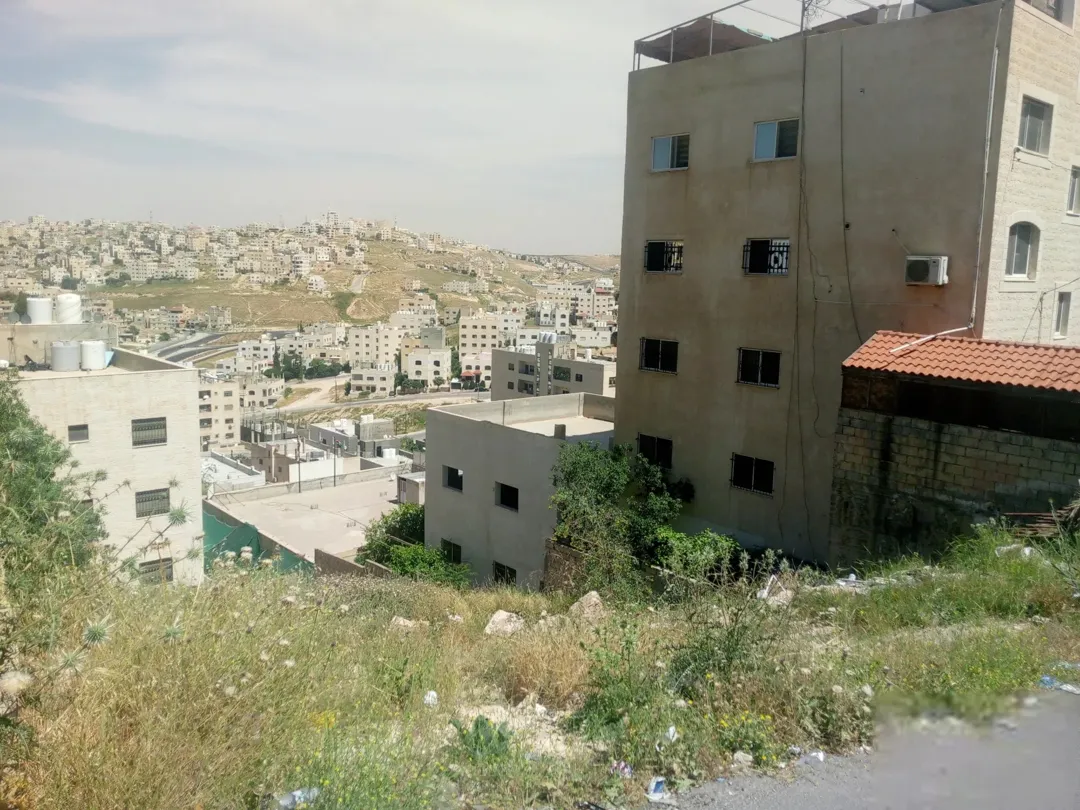 أرض سكنية مميزة للبيع في حي عدن – عمان
