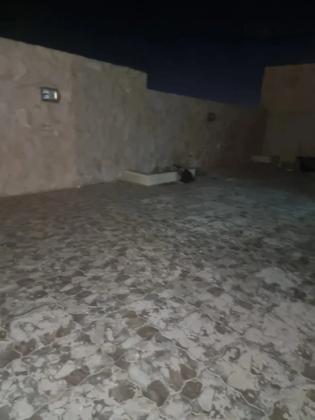 للبيع شقة مميزة في حي الديوان – الجبيهة