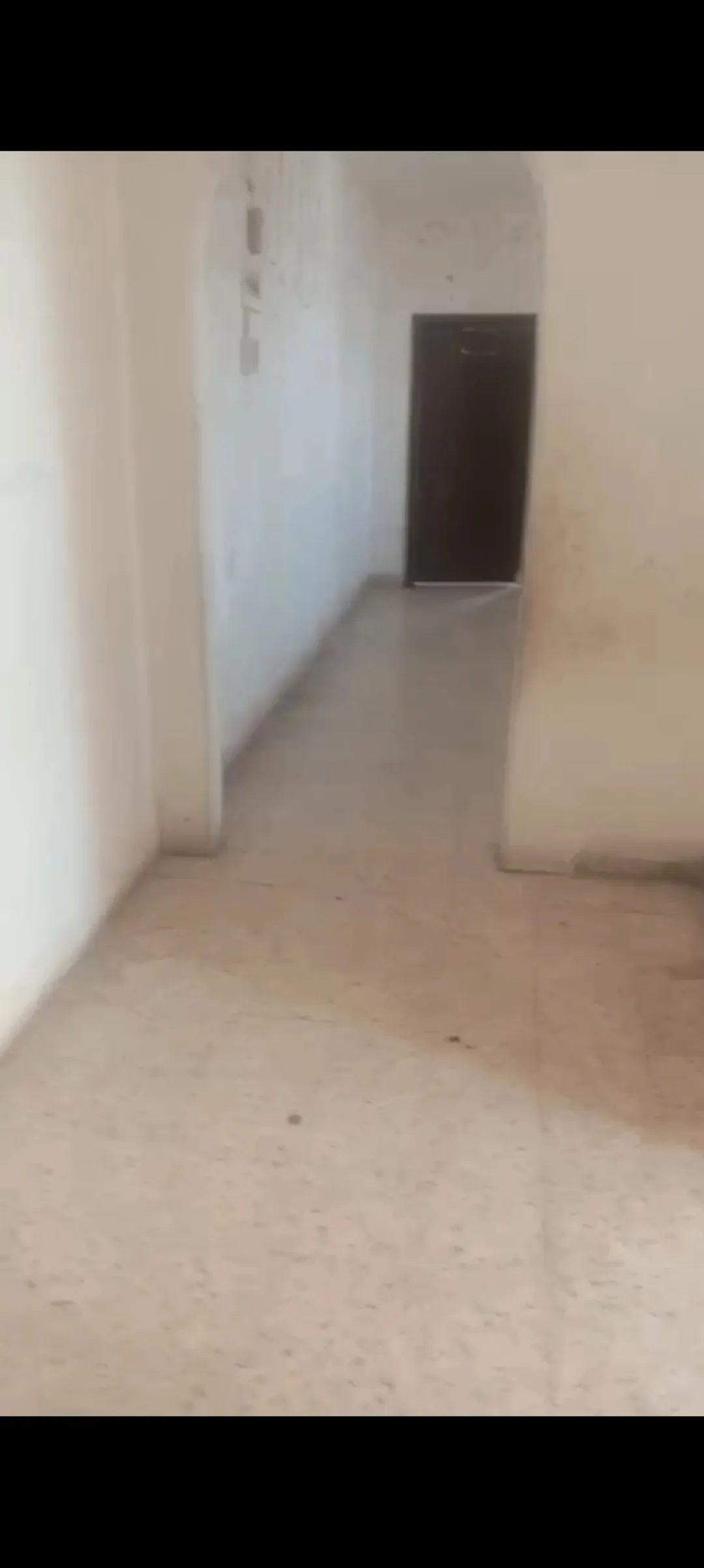 شقة للبيع في موقع مميز بوسط مدينة مادبا