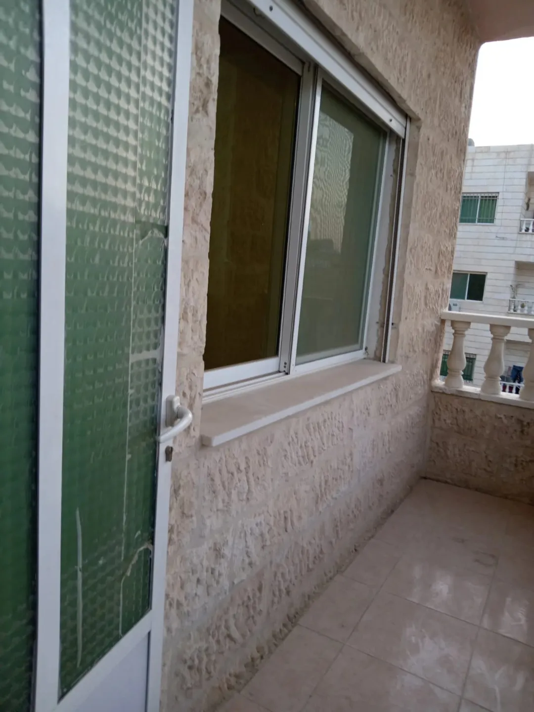 شقة 150 متر في طبربور دوار الدبابة طابق ثاني