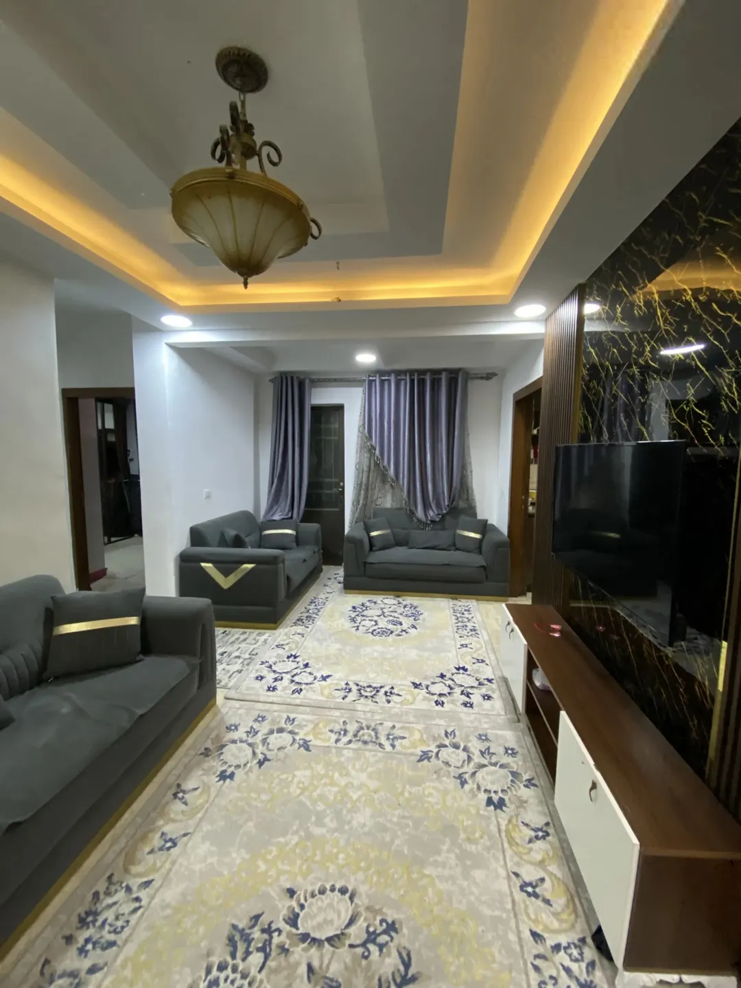 شقة للبيع في جبل طارق بالزرقاء – 90 متر مع مطبخ مجهز بالكامل
