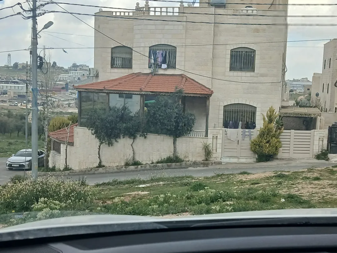 عمارة سكنية مميزة للبيع في أبو علندا
