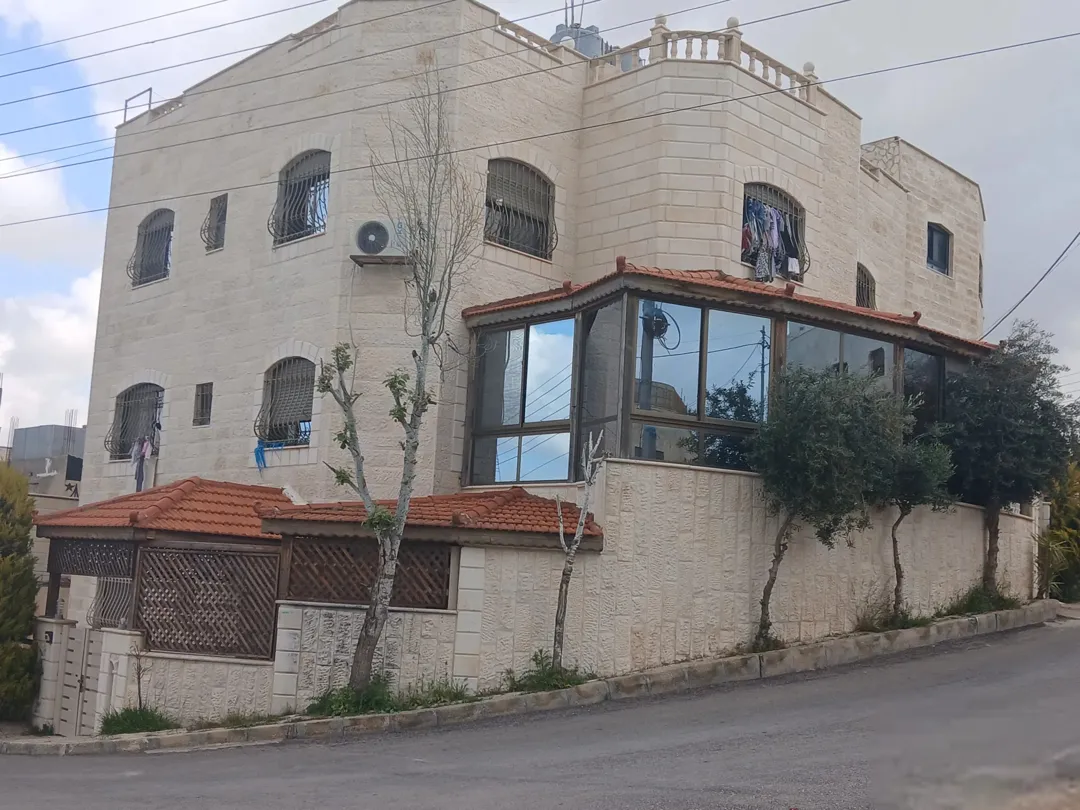 عمارة سكنية مميزة للبيع في أبو علندا