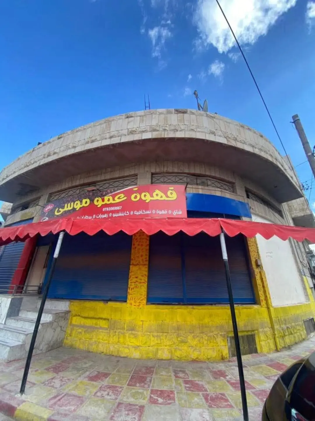 مجمع تجاري للبيع بسعر مغري