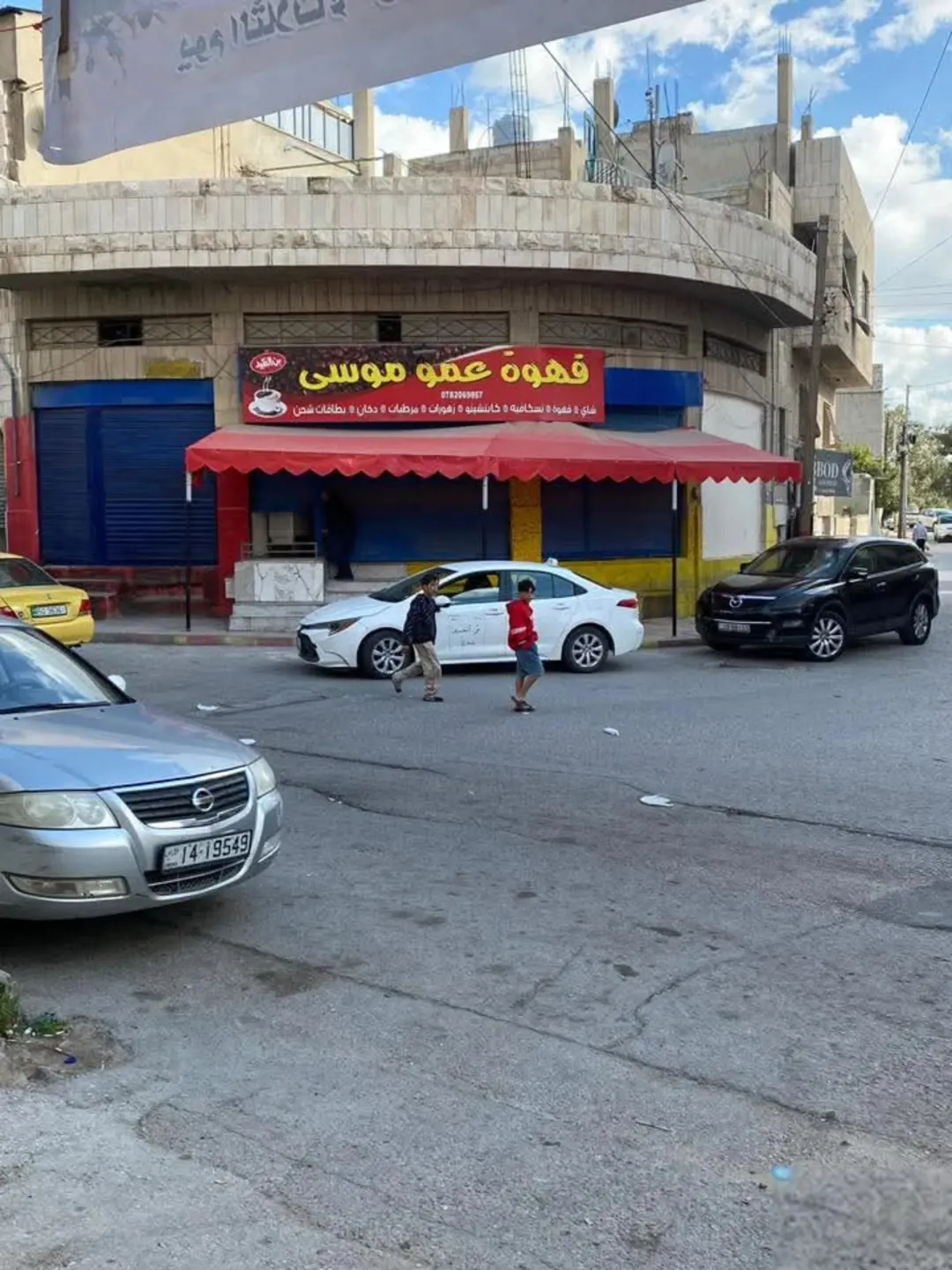 مجمع تجاري للبيع بسعر مغري