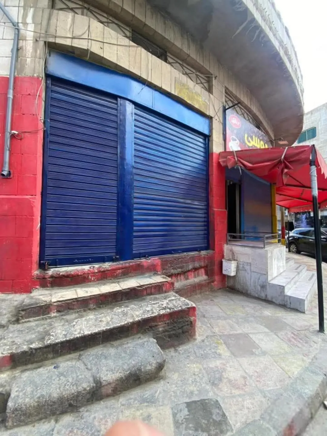 مجمع تجاري للبيع بسعر مغري