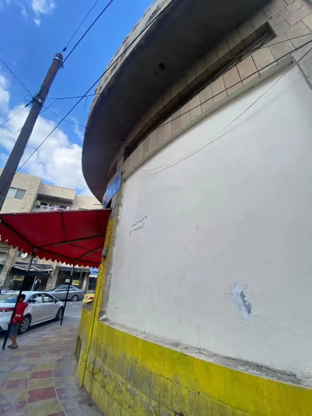 مجمع تجاري للبيع بسعر مغري
