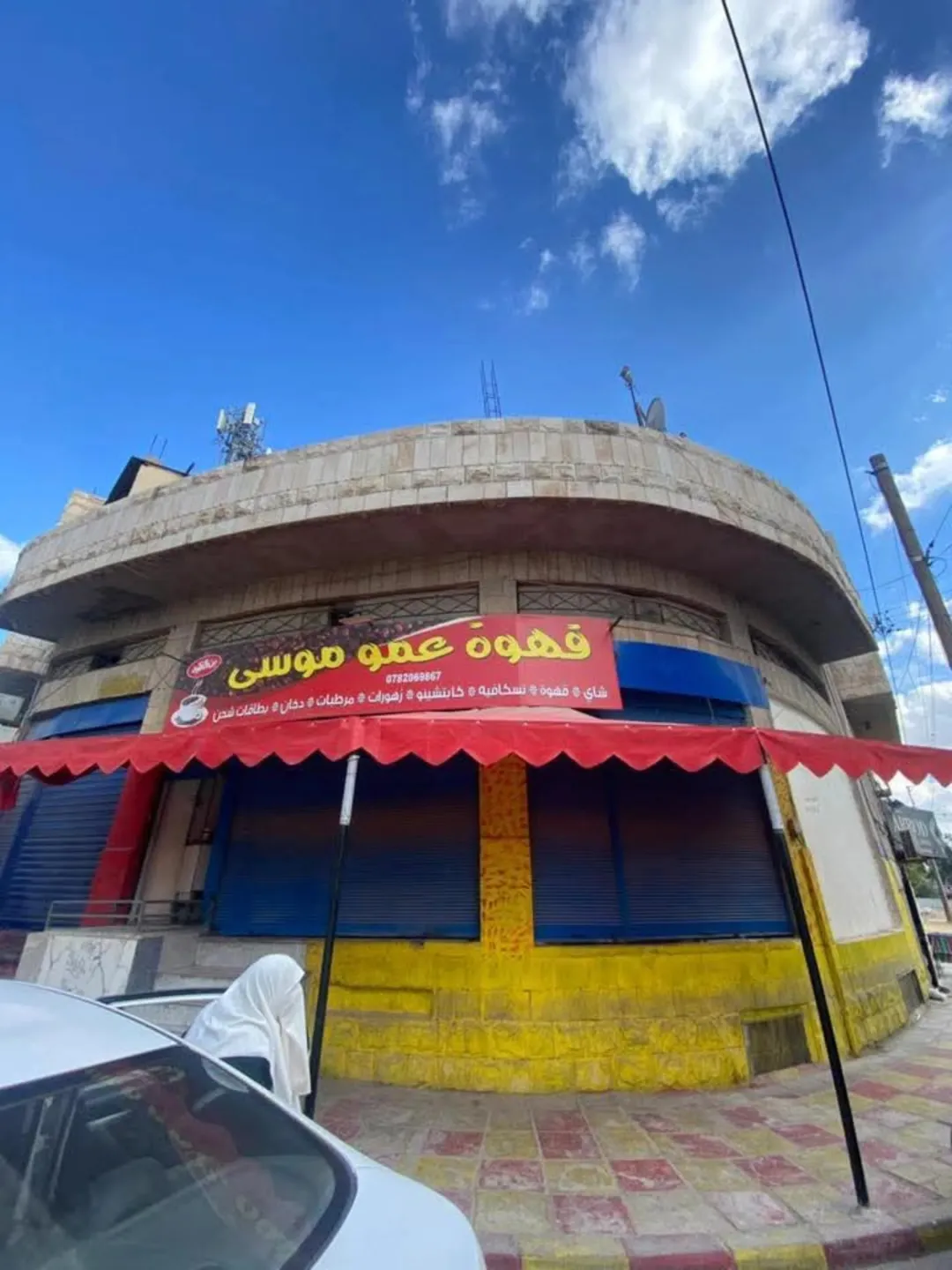مجمع تجاري للبيع بسعر مغري