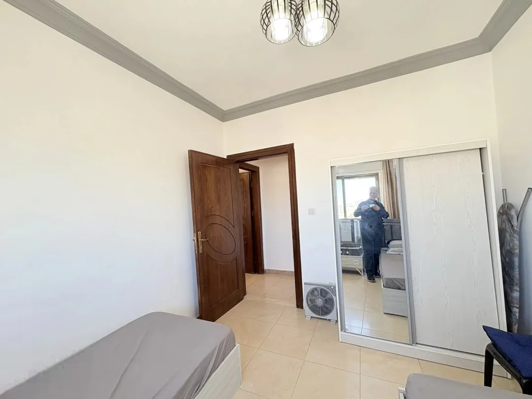 شقة فاخرة مفروشة للإيجار السنوي في منطقة الجاردنز بإطلالة مميزة | ID 901584