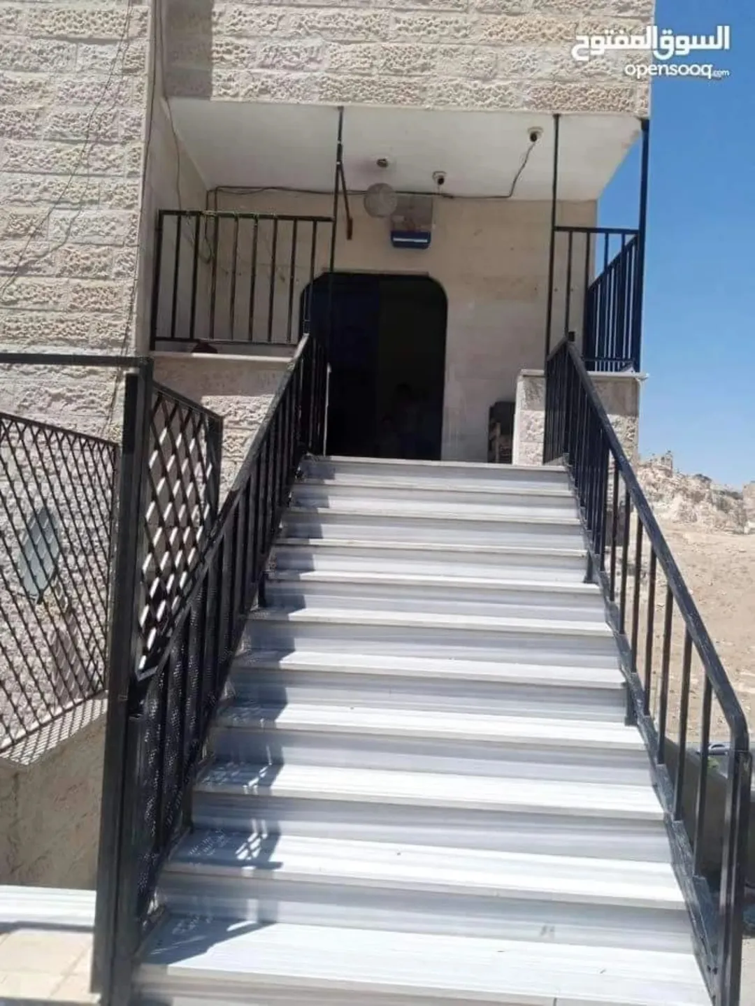 شقة مميزة للبيع في أم نوارة