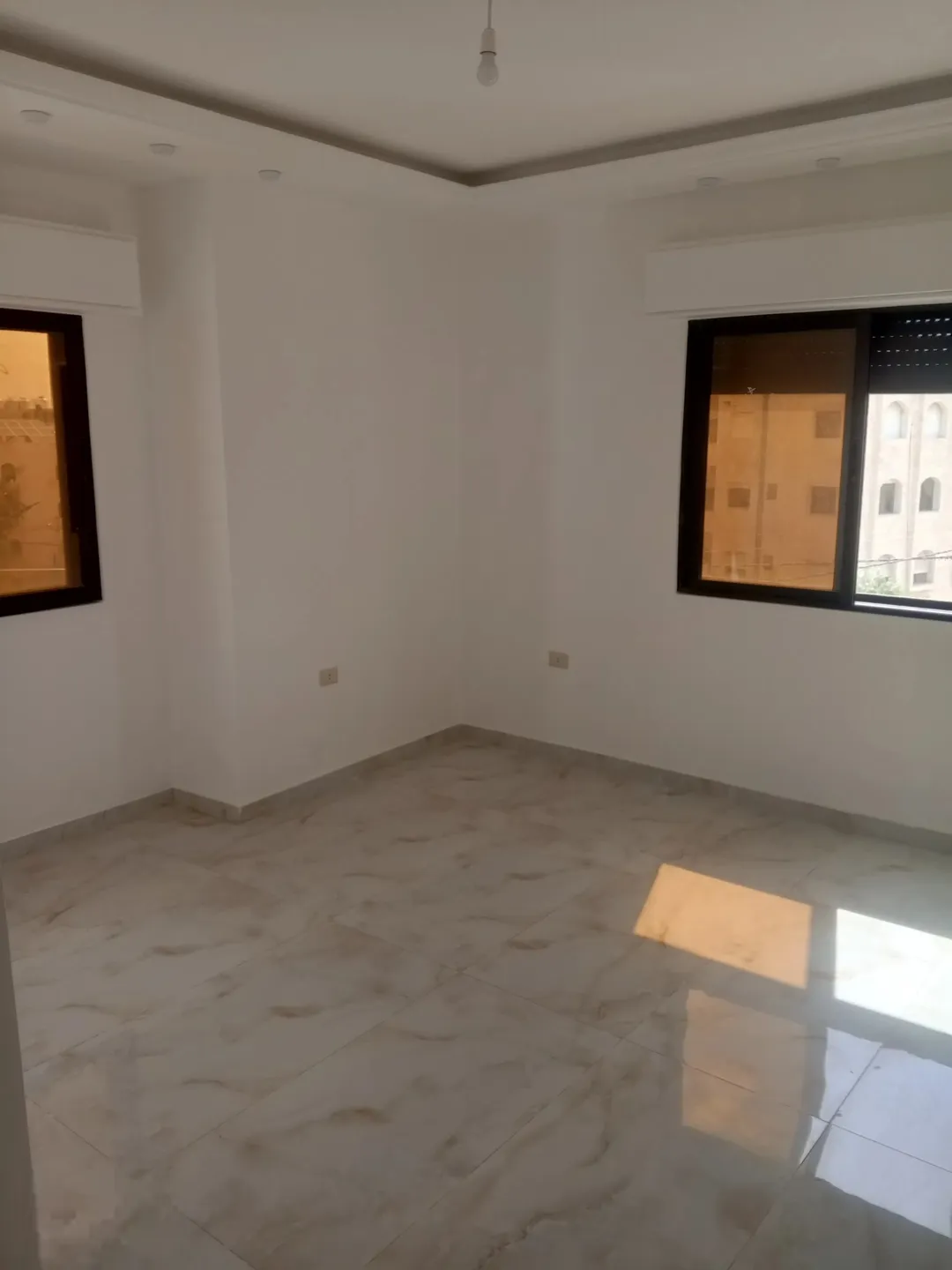 شقة فاخرة في قلب جبل الحسين مباشرةً بدون أي عمولات