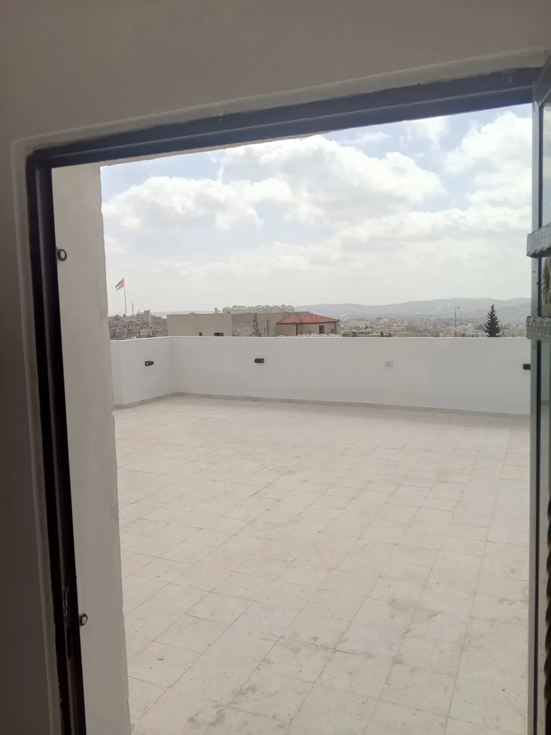شقة فاخرة في قلب جبل الحسين مباشرةً بدون أي عمولات