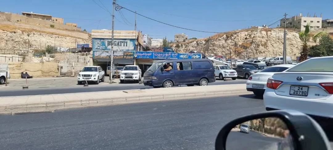 مجمع تجاري للبيع فرصه استثماريه رائعه