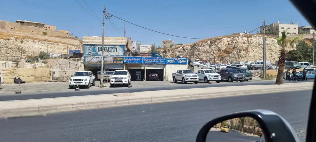 مجمع تجاري للبيع فرصه استثماريه رائعه