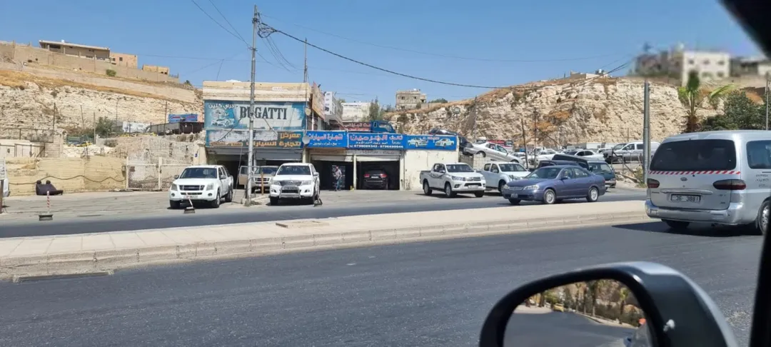 مجمع تجاري للبيع فرصه استثماريه رائعه