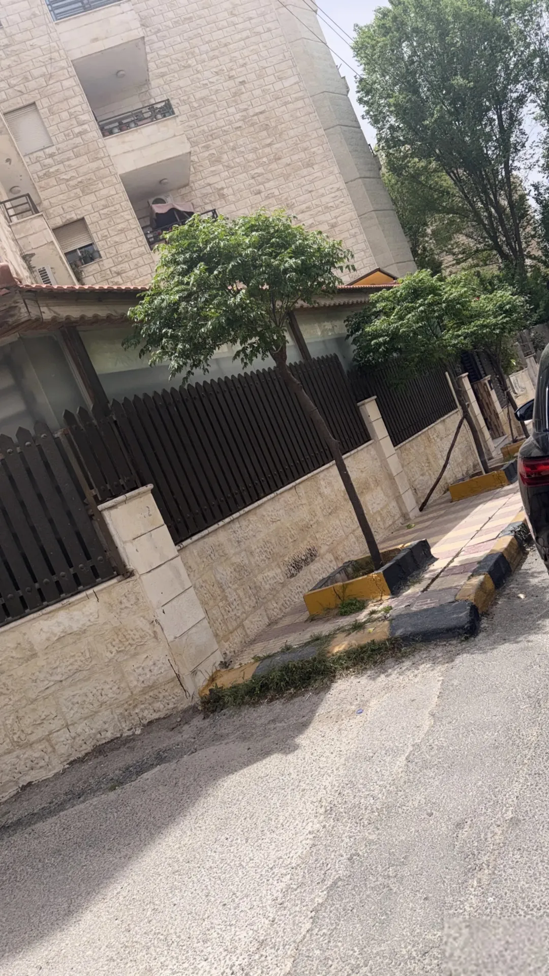 شقة أرضية للبيع في الجبيهة – عمان