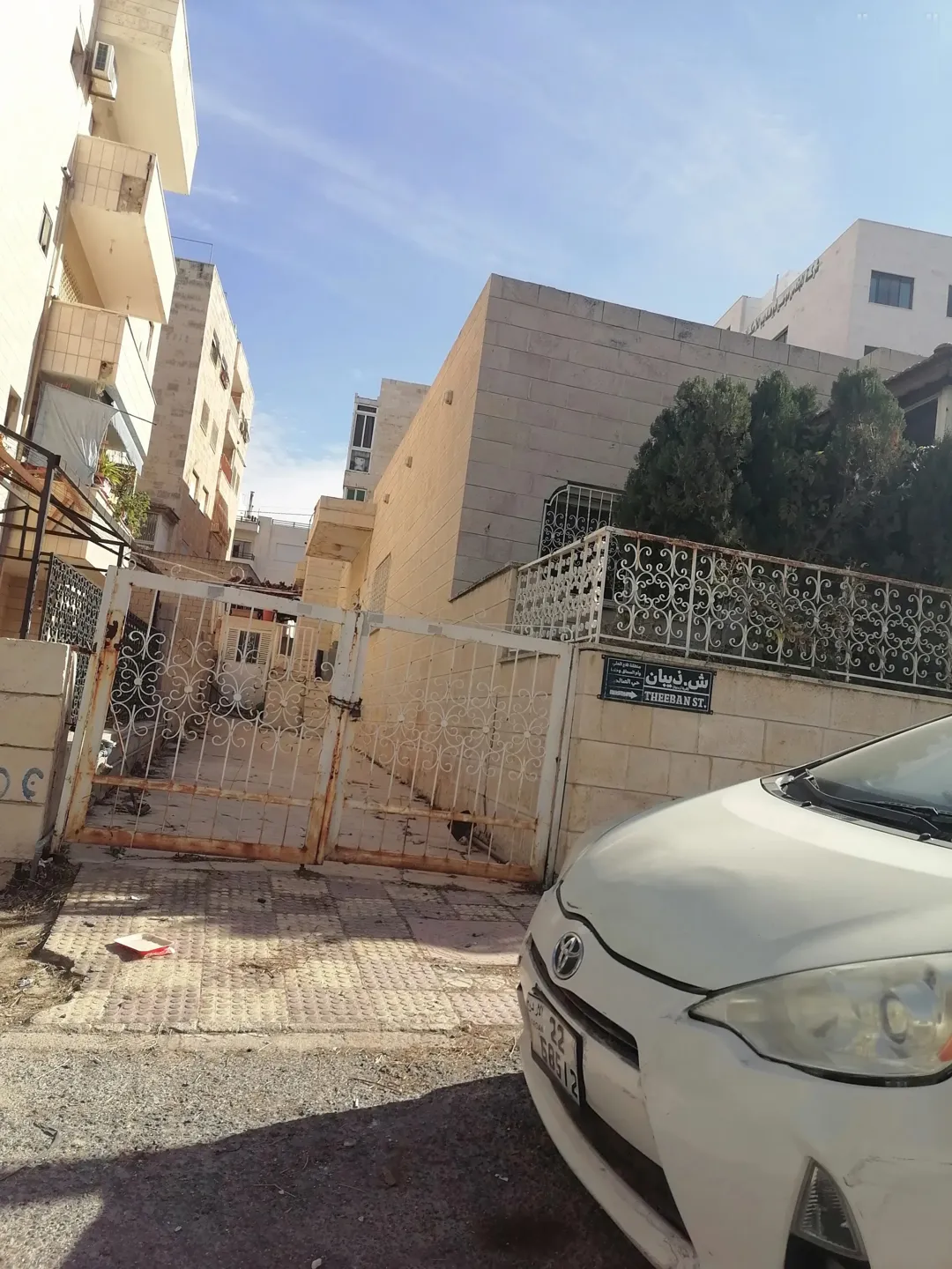 فيلا في خلدا هداد بسعر الأرض و مطلوب قطع اراضي في عمان الغربيه