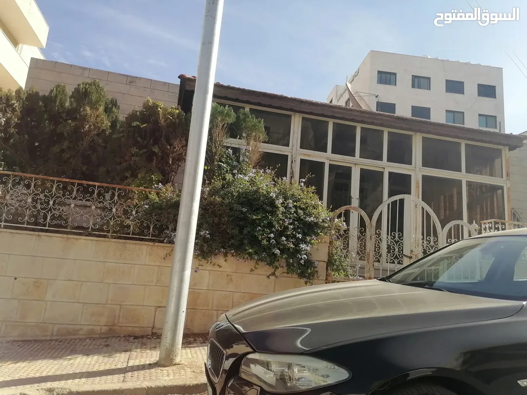 فيلا في خلدا هداد بسعر الأرض و مطلوب قطع اراضي في عمان الغربيه
