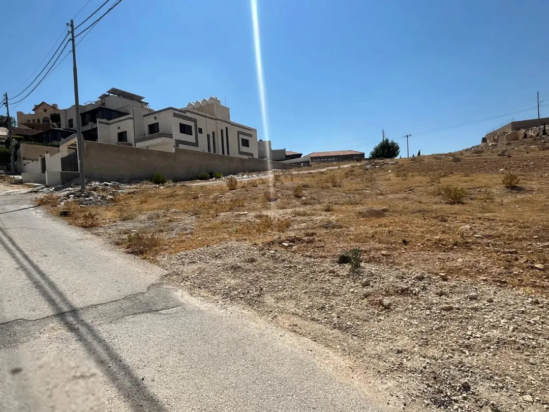 ارض سكنية بمنطقة فلل شارع الاردن