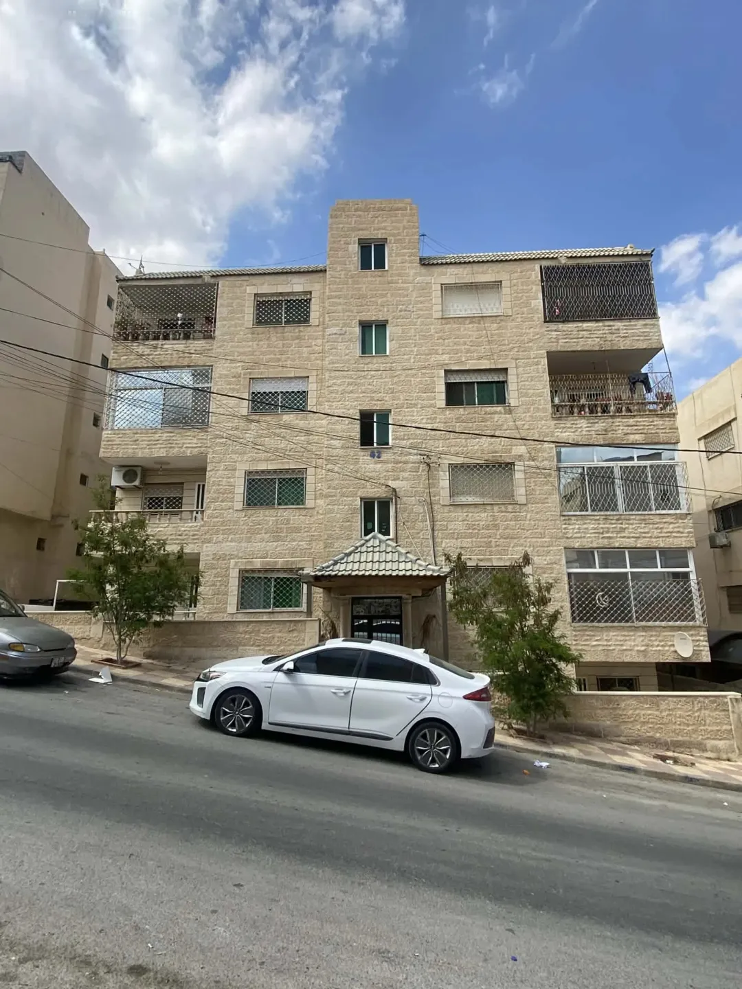 شقه طابقيه بارقى مناطق الزرقاء الجديده