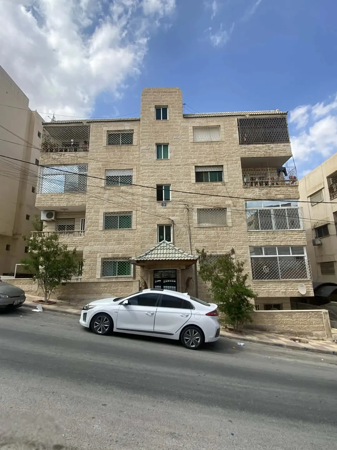 شقه طابقيه بارقى مناطق الزرقاء الجديده