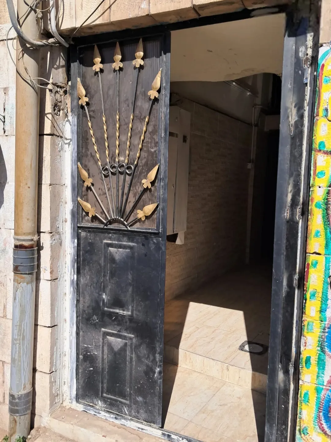 عمارة استثمارية للبيع في الزرقاء – شارع الحسبة التجاري