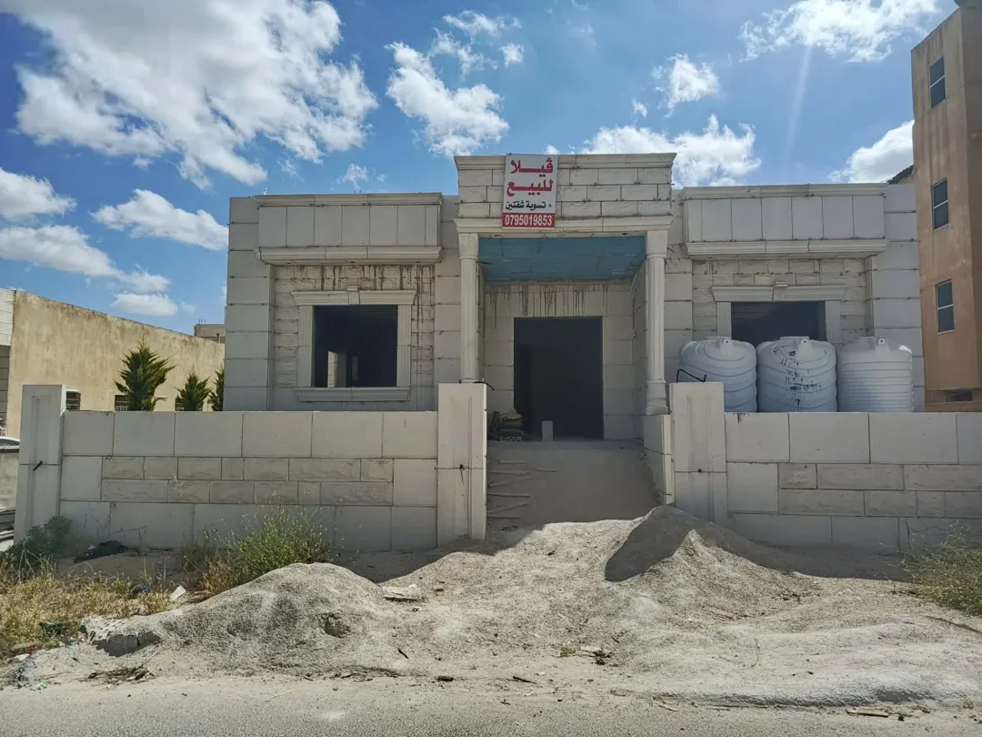 فيلا فاخرة للبيع في اليادودة – عمان