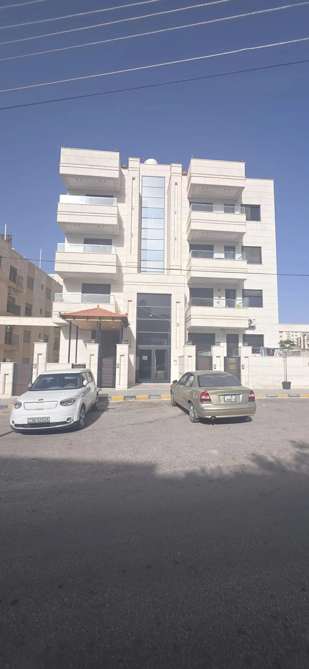 شقة للبيع في مرج الحمام عمان بمساحة 235 متر مربع