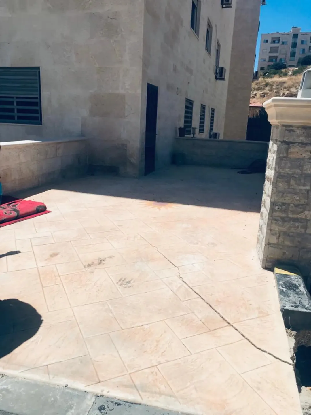 شقة سكنية فاخرة للبيع في الجبيهة بمساحة 180 متر مربع