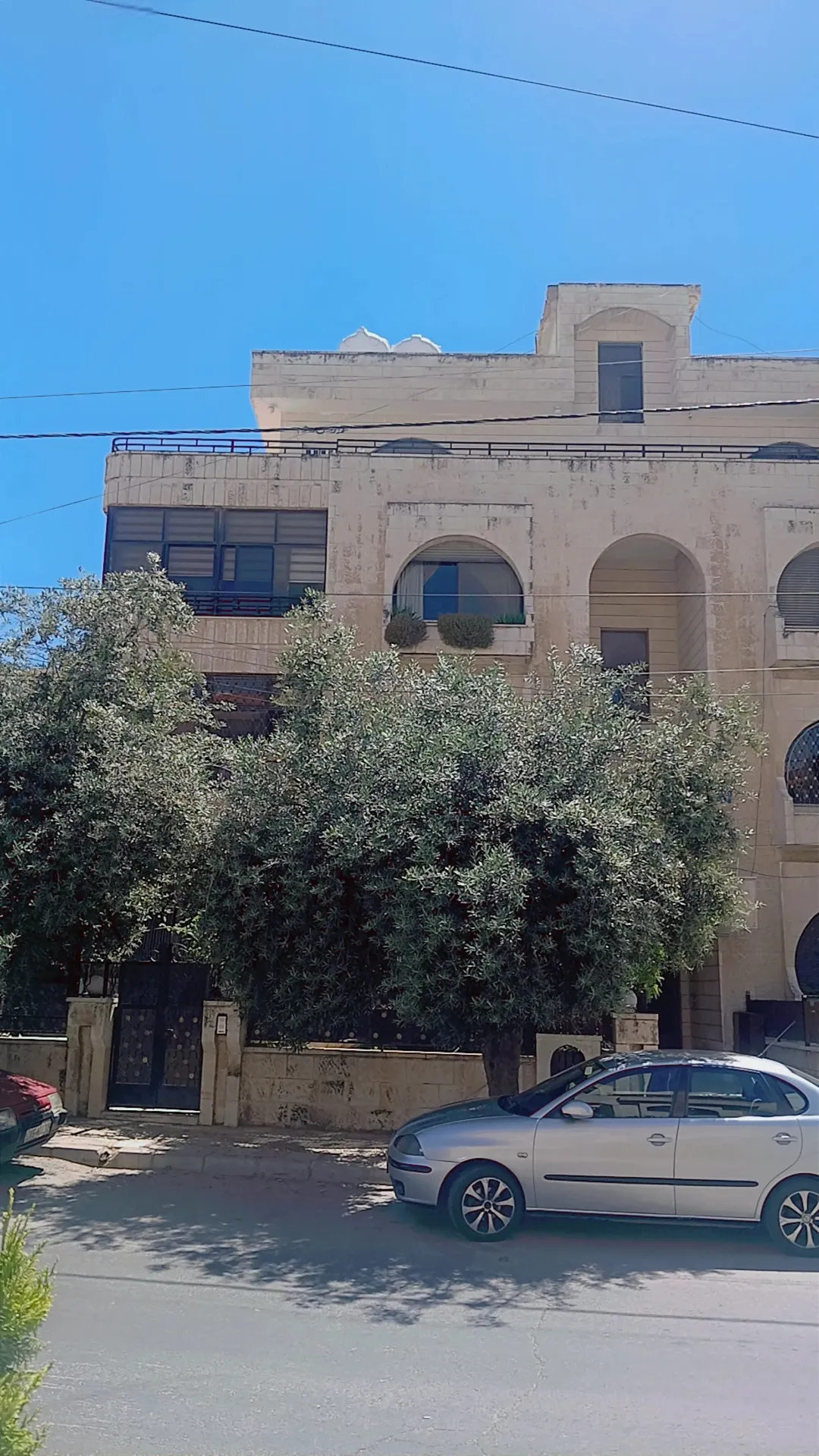 شقة فاخرة للبيع في منطقة الشميساني