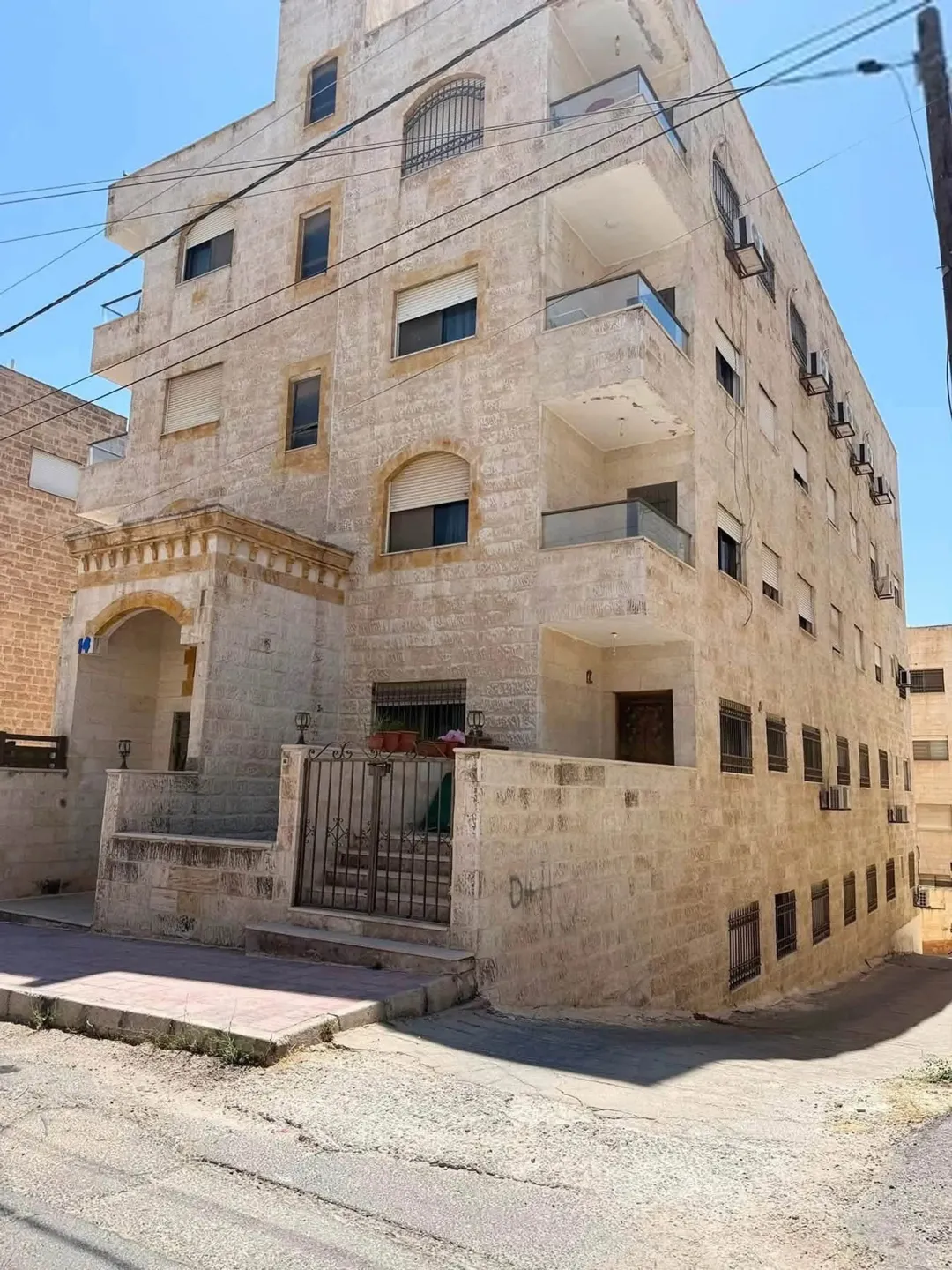 شقة مفروشة فاخرة بالجبيهة قرب البوابه الشماليه للجامعة الأردنية و جامعه سميه — صورة 5