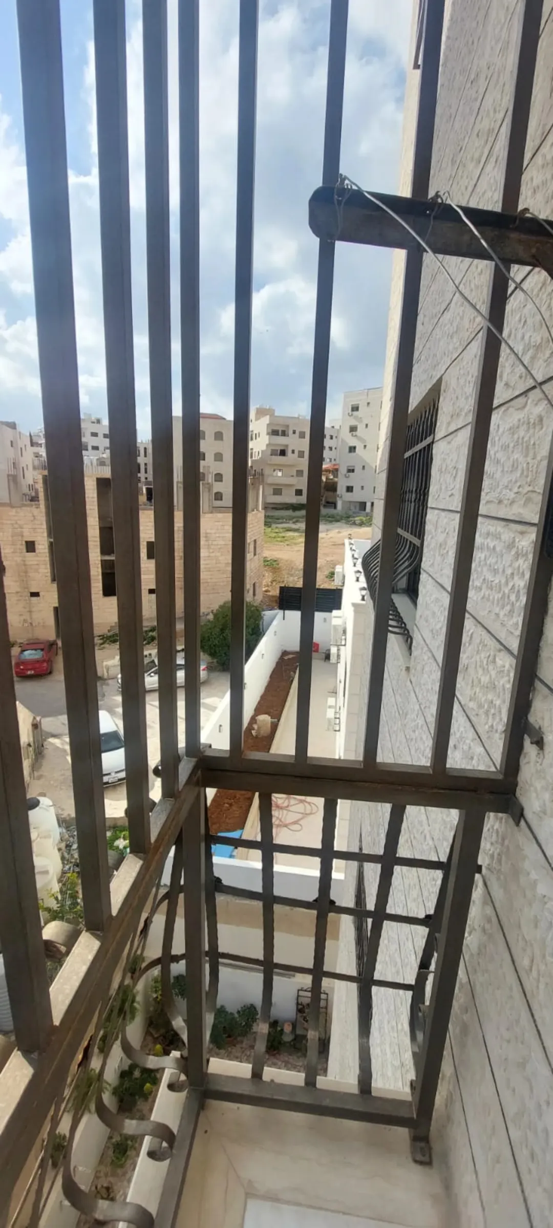 شقة للبيع في طبربور ضاحية الصفا دور ثاني