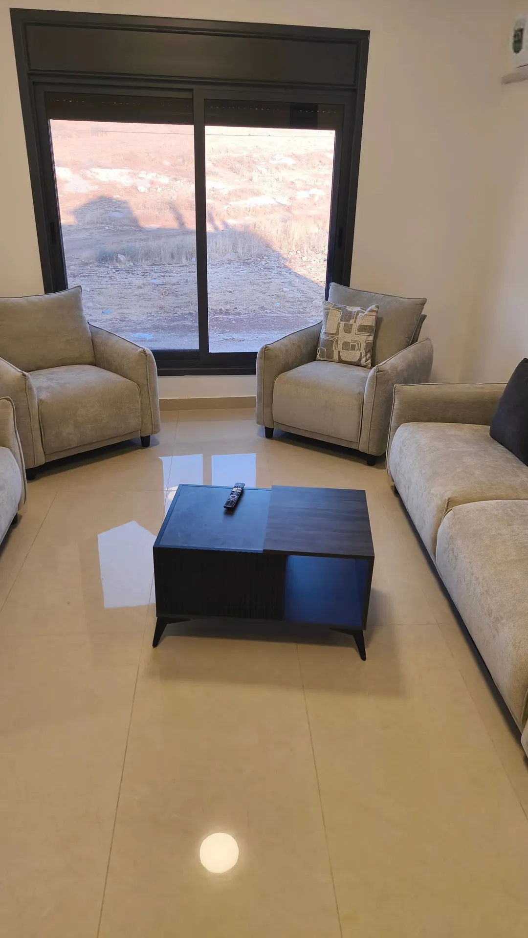 شقة مفروشة بالكامل للإيجار في البنيات – عمان قرب طريق المطار وجامعة البترا