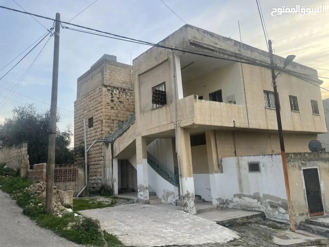 شقة مدخل مستقل مع حديقة خلفية وكراج