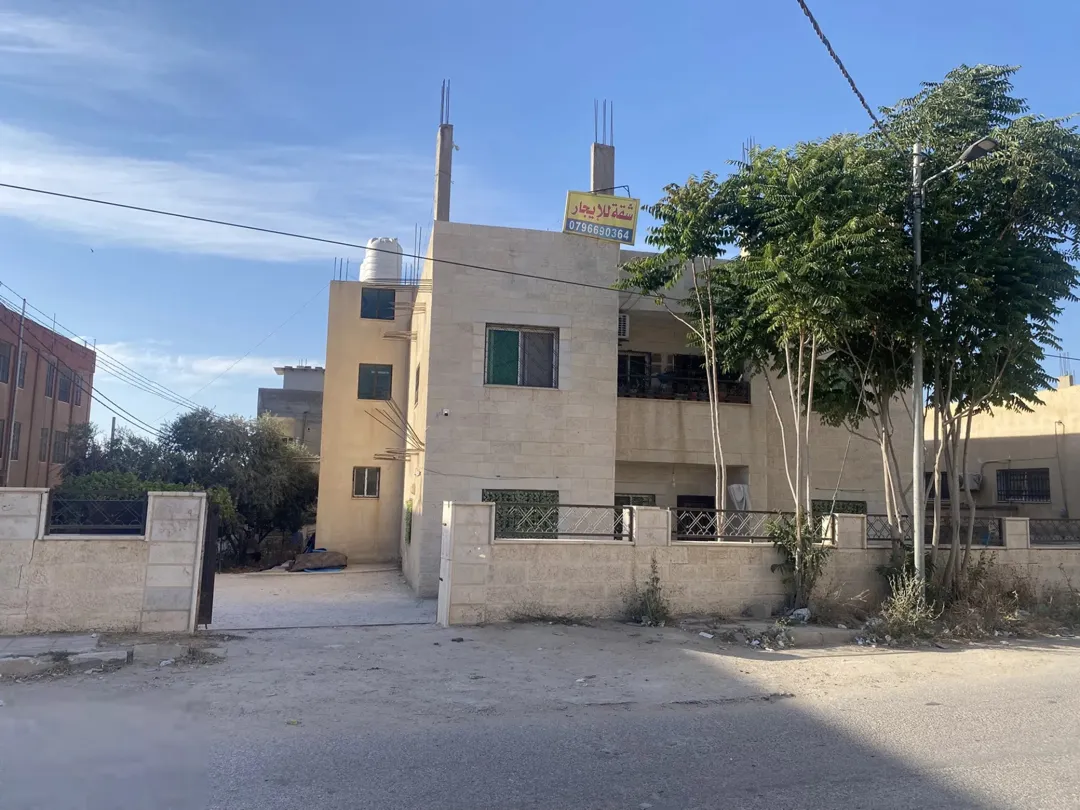 بناية سكنية مميزة للبيع في إربد – شارع القدس