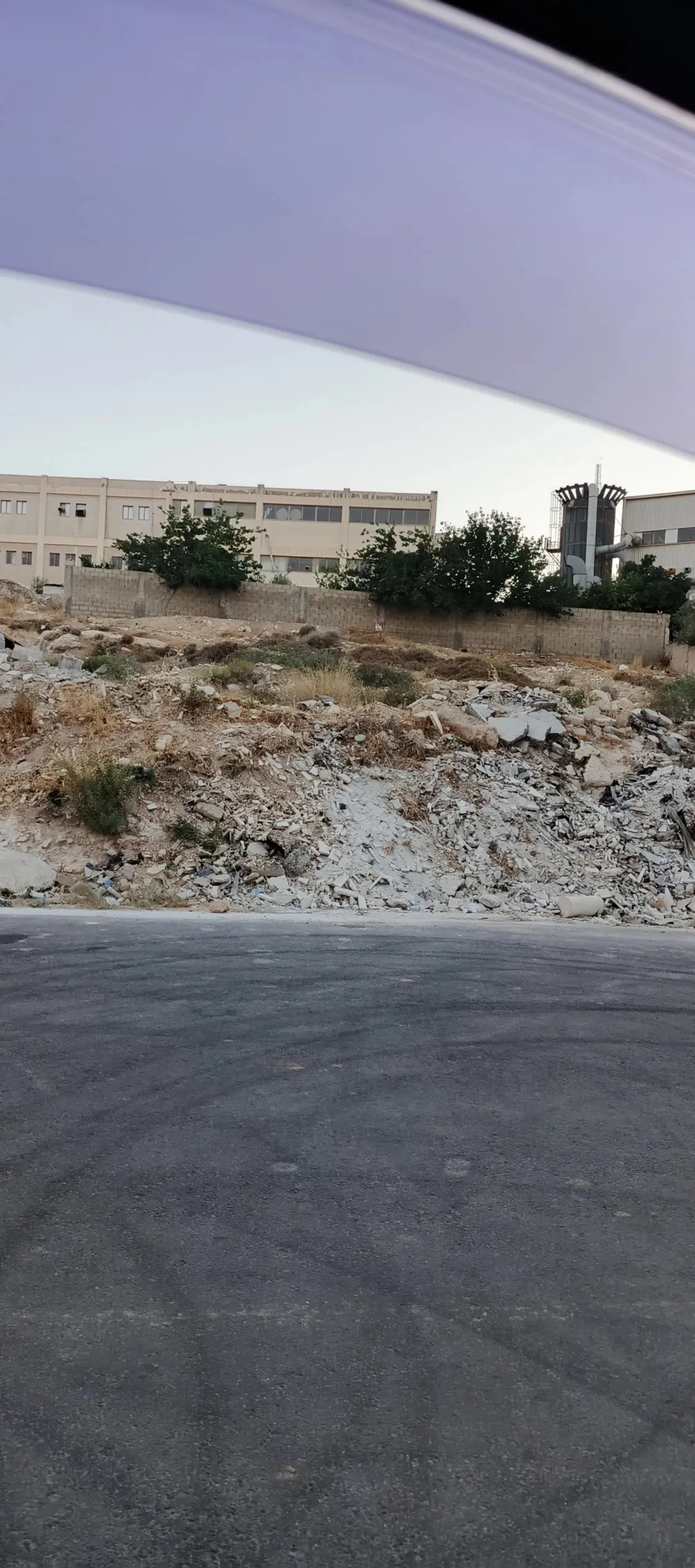 ارض صناعية استثمارية في المقابلين شارع القدس