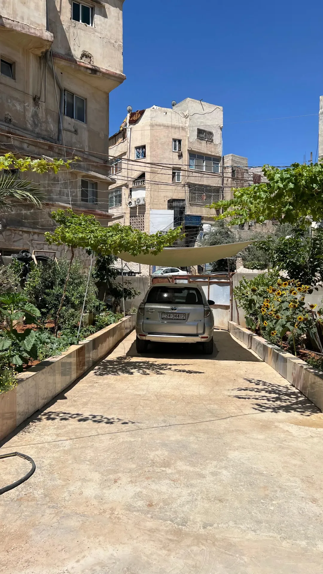 ثلاث شقق مميزة للبيع في الزرقاء – جبل الأميرة رحمة