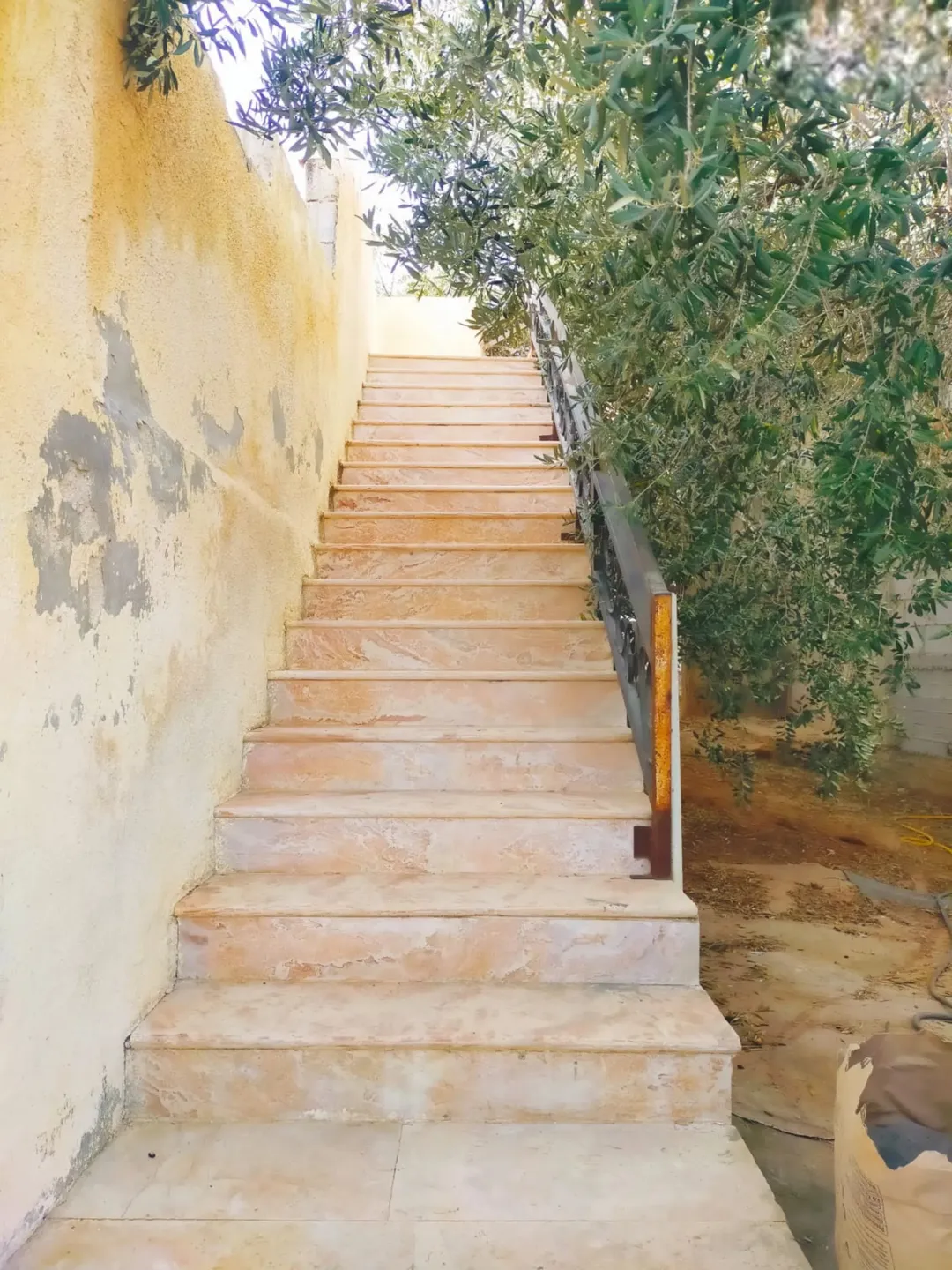 شقة للبيع طابق ثاني