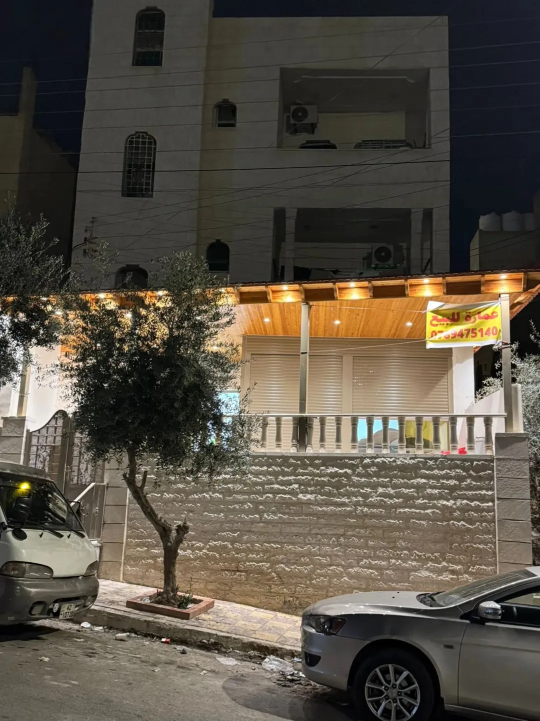 عمارة سكنية مميزة للبيع في الزرقاء – منطقة جبل طارق