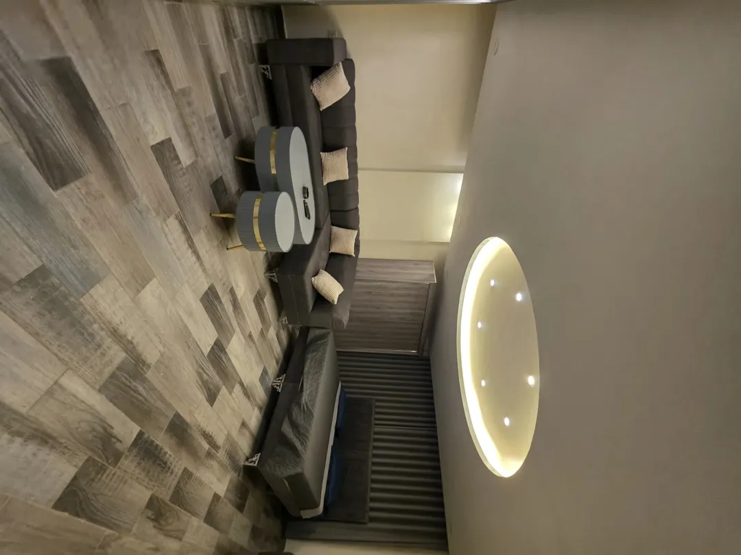 مجمع تجاري للبيع في مدينة العقبة موقع استراتيجي بدخل مجزٍ