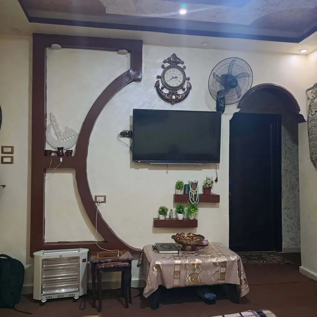 بيت مستقل مفروش للبيع في الوحدات – شارع سمية