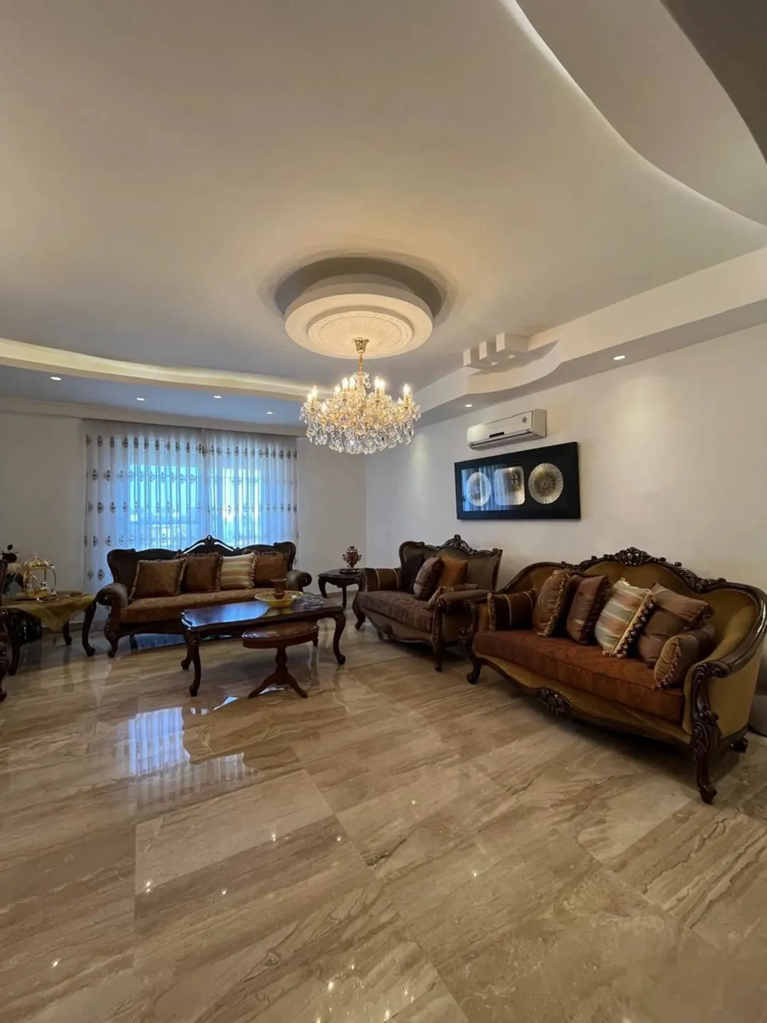 منزل مستقل للبيع عبارة عن منزل طابق ارضي 300 شقتين طابق اول 150 ب150 مساحة الارض 750