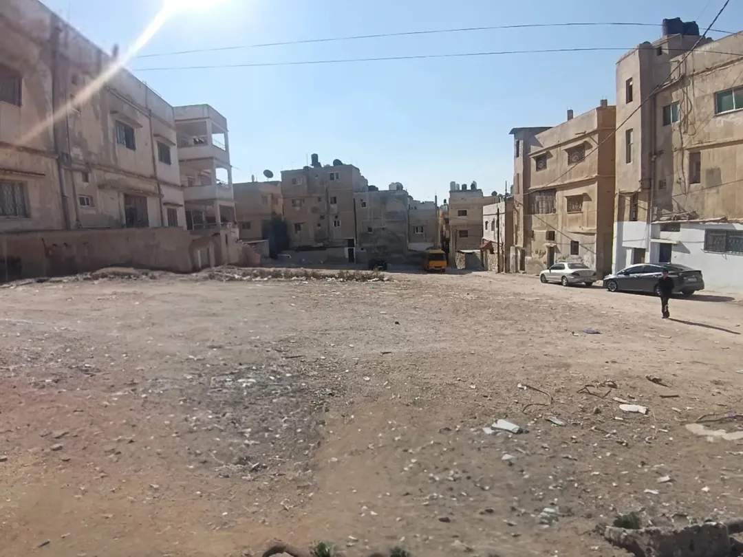 قطعة أرض للبيع في الزرقاء موقع مميز
