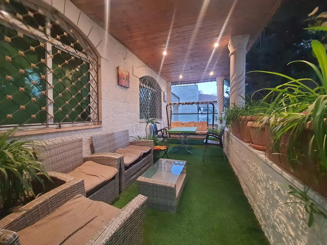 عمارة للبيع تصلح للاستثمار والسكن العائلي بمنطقة البنيات ام اقصير
